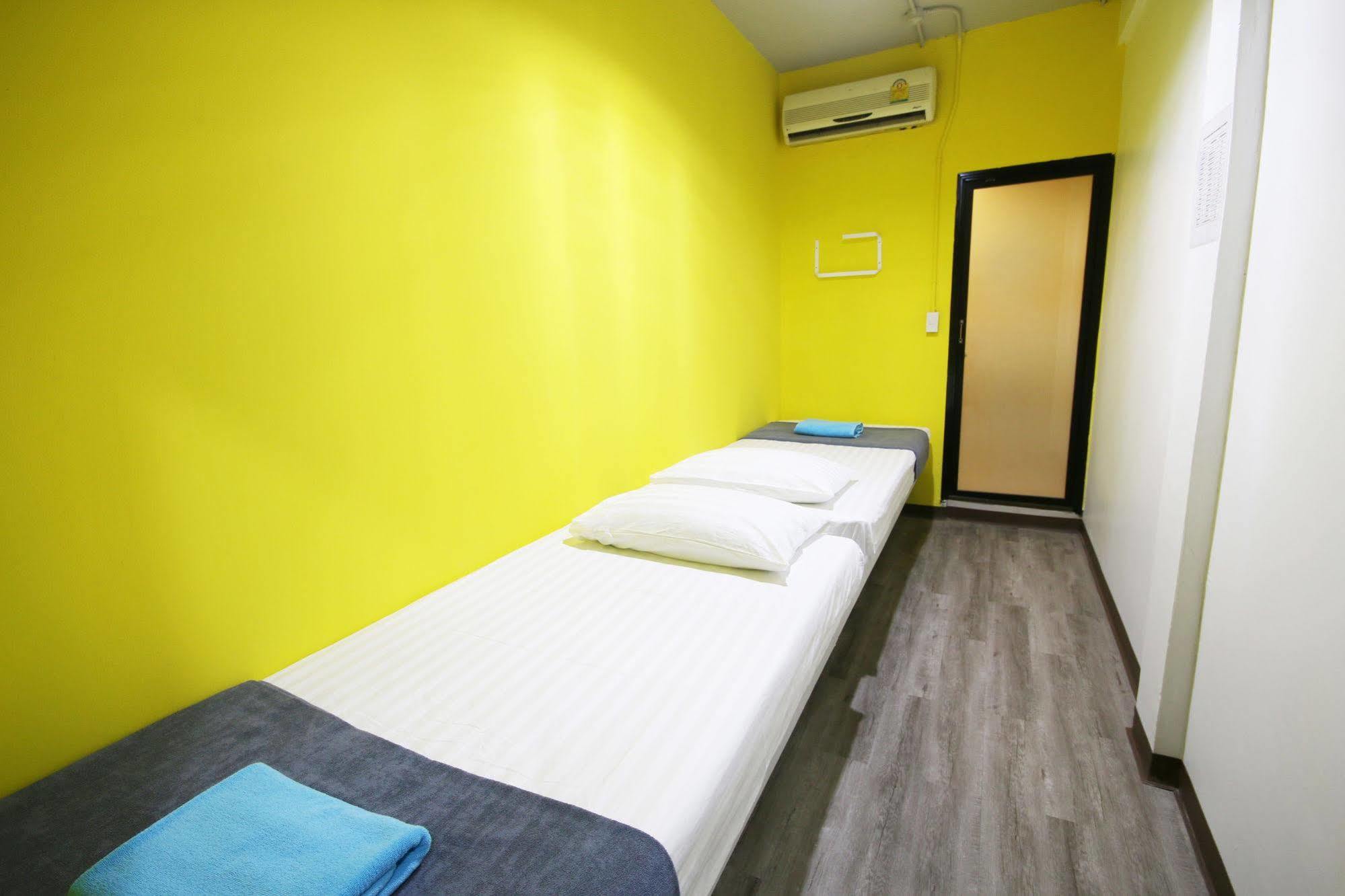 The Pillow Hostel Khaosan Банкок Екстериор снимка