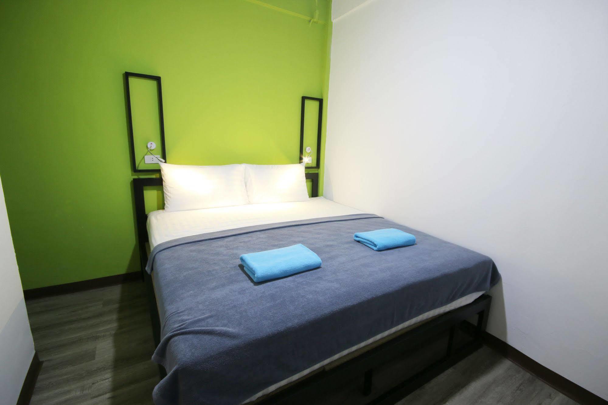 The Pillow Hostel Khaosan Банкок Екстериор снимка